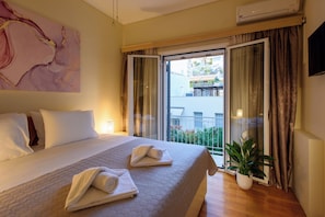 3 bedrooms, in-room safe, free WiFi - Blue Ark Acropolis Signature Residence (Athens)