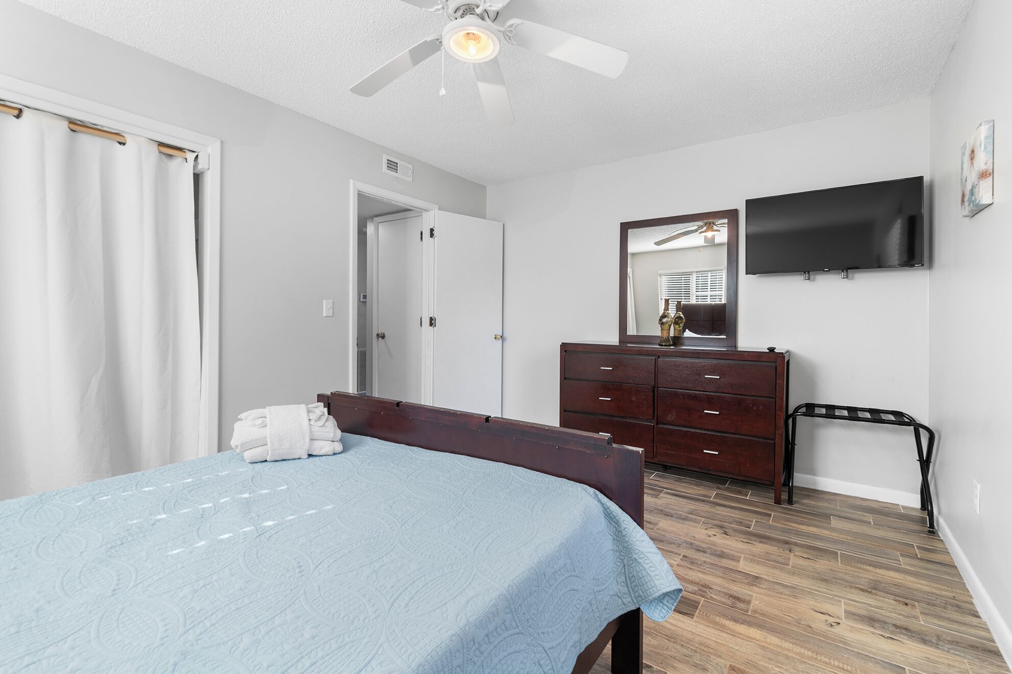 2 bedrooms, in-room safe, iron/ironing board, WiFi