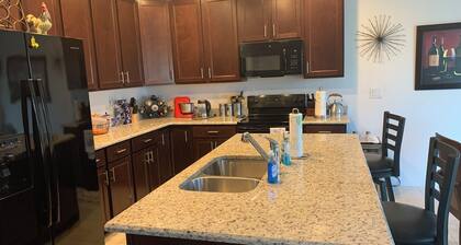 Charming 2-bedroom house with WiFi and AC in Palm Bay