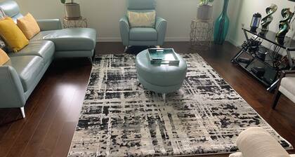 Charming 2-bedroom house with WiFi and AC in Palm Bay