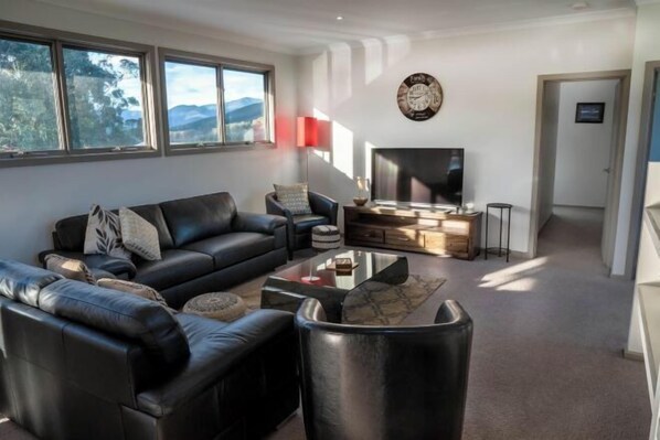 Interior - Dreaming of the Buckland (Buckland)