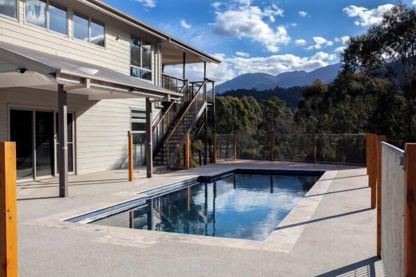 Outdoor pool - Dreaming of the Buckland (Buckland)