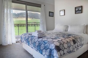 Room - Dreaming of the Buckland (Buckland)