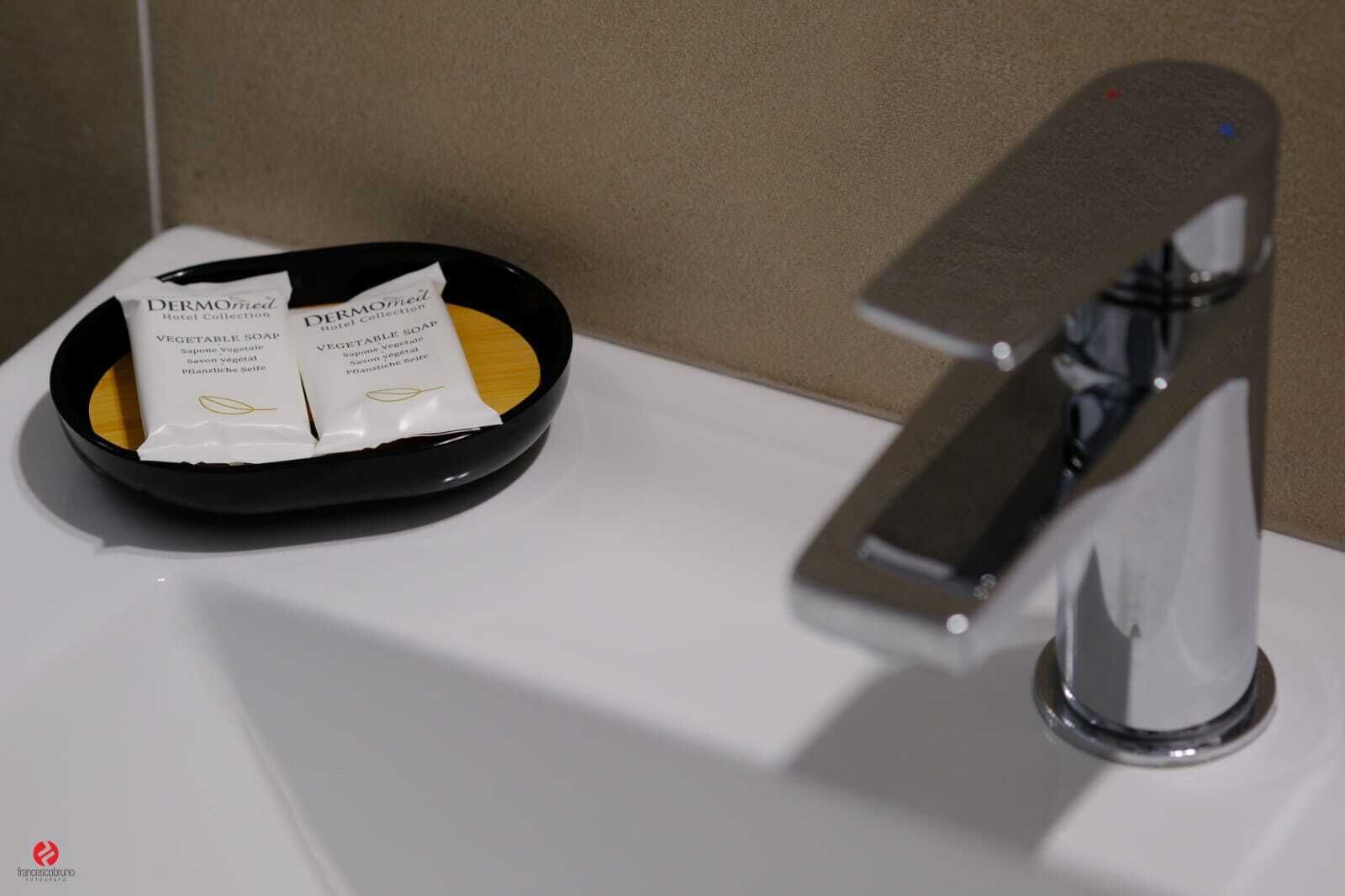 Comfort Room, Balcony | Bathroom