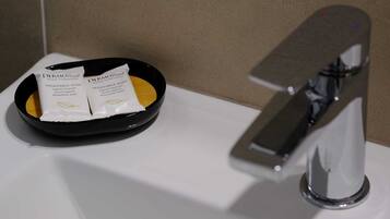 Comfort Room, Balcony | Bathroom