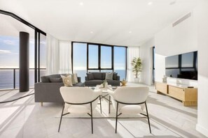 Cribs/infant beds - Vue Broadbeach - Official (Broadbeach)