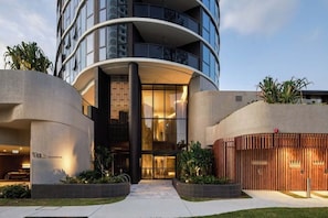 Exterior - Vue Broadbeach - Official (Broadbeach)