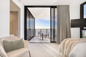 Cribs/infant beds - Vue Broadbeach - Official (Broadbeach)