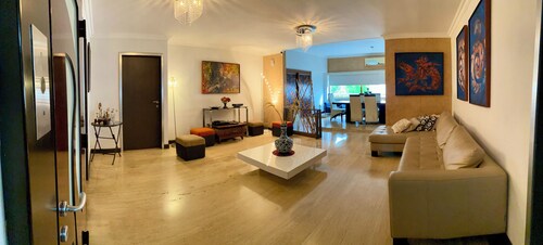 Beautiful bed & breakfast located at the heart of Las Mercedes, in Caracas