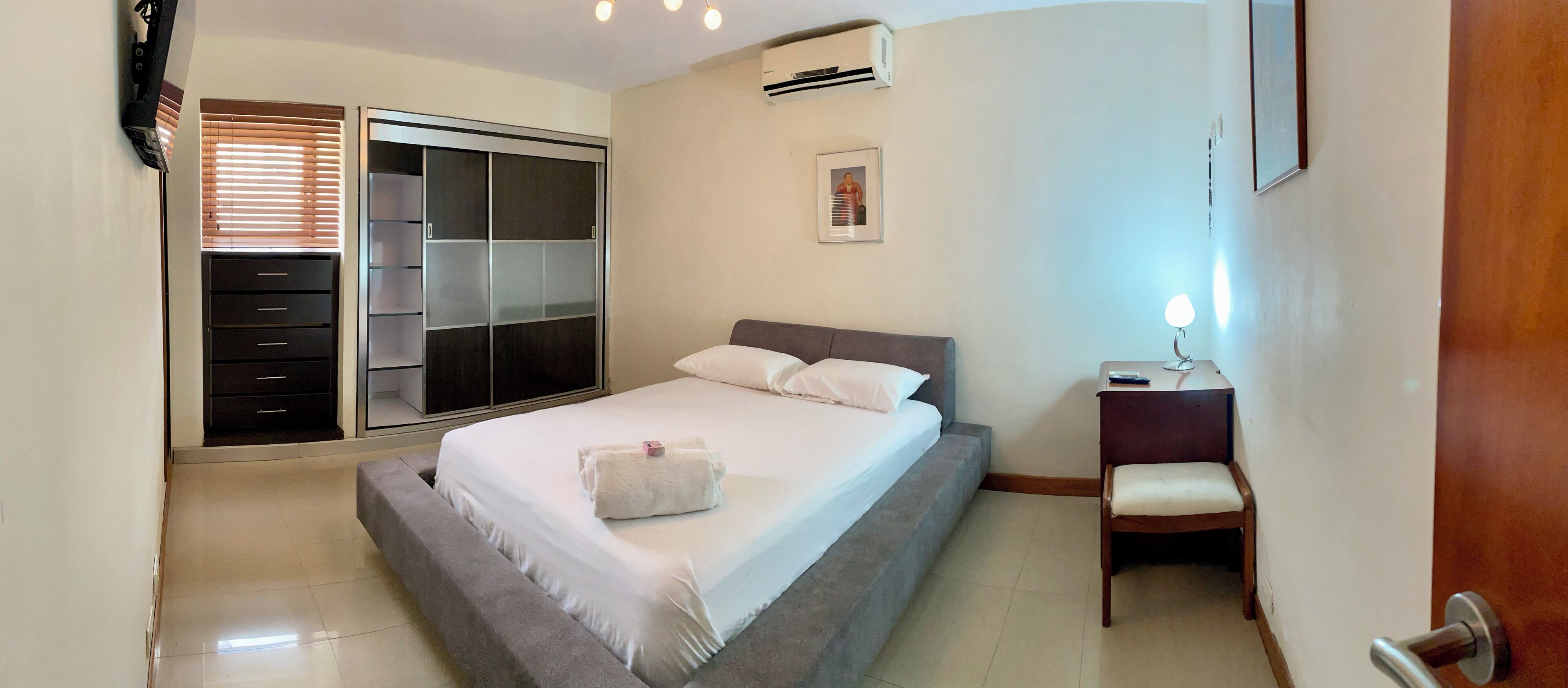 5 bedrooms, iron/ironing board, WiFi, bed sheets