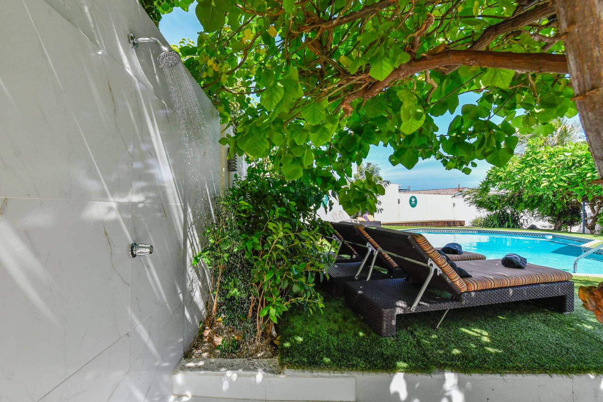 Outdoor pool, pool loungers