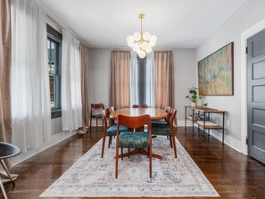 Dining - Brooklyn House, charming & chic 3-bedrm, Great Location with FREE PARKING
 (Wilmington)