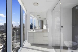 Cribs/infant beds - Orchid Residences - HR Surfers Paradise (Surfers Paradise)