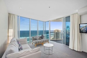 Cribs/infant beds - Orchid Residences - HR Surfers Paradise (Surfers Paradise)
