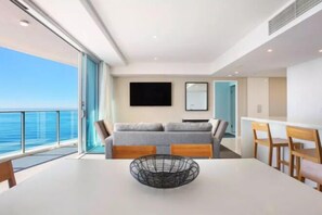 Cribs/infant beds - Orchid Residences - HR Surfers Paradise (Surfers Paradise)