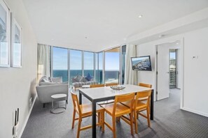 Cots/infant beds - Orchid Residences - HR Surfers Paradise (Surfers Paradise)