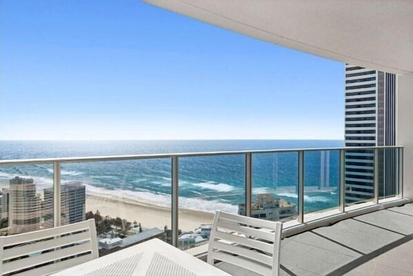 Cribs/infant beds - Orchid Residences - HR Surfers Paradise (Surfers Paradise)