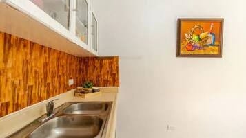 Apartment, 2 Bedrooms, Accessible, Smoking | Interior