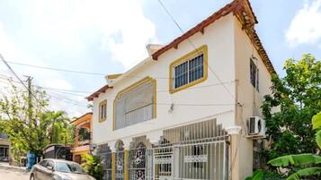 Apartamento, 2 quartos, acessível, para fumantes | Fachada