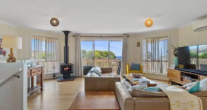Valley Views - 11 Woodgate Road