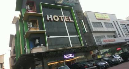 Golden Leaf Boutique Hotel