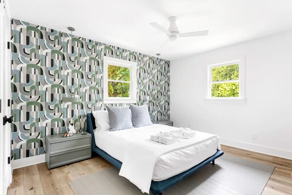 4 habitaciones, tabla de planchar con plancha y internet 