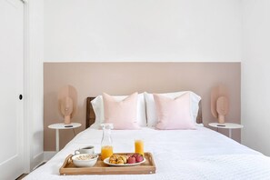 4 habitaciones, tabla de planchar con plancha y internet 