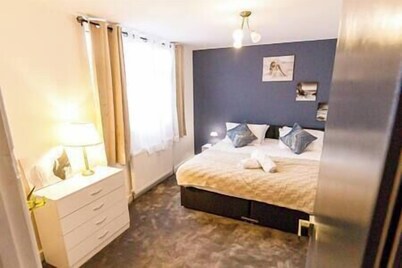Fantastic 6 Bedroom House!