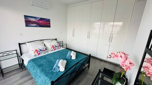 3 bedrooms, iron/ironing board, travel cot, free WiFi