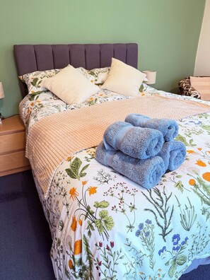 1 bedroom, iron/ironing board, WiFi, bed sheets