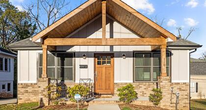 3BR Walkable Downtown Retreat ~ King Bed + Porch