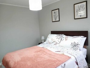 2 chambres, fer et planche Ă repasser, Wi-Fi, draps fournis