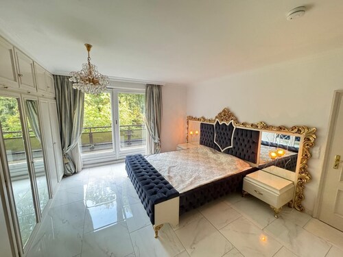 Luxury Apartment in Hamburg Center , Just 10 Minutes with a car to Airport