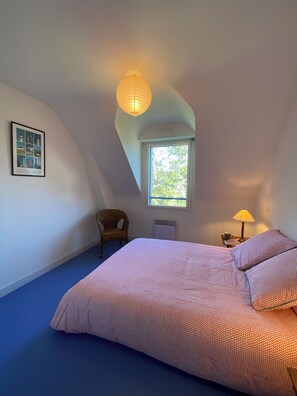 3 bedrooms, iron/ironing board, free WiFi