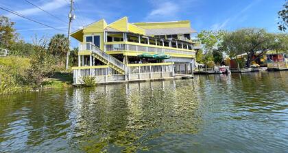 Limited-Time Discount at Paddle Paradise: Jacuzzi, Kayaks & Sauna