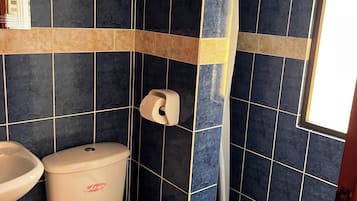 Chambre Double Standard | Salle de bain | Douche