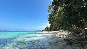 Plage privée, sable blanc