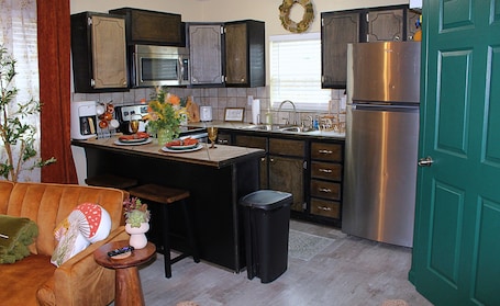 Fridge, microwave, oven, stovetop. The Button Bungalow near Historic Downtown Batesville