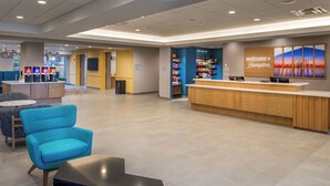 Reception - Hampton Inn By Hilton St Louis Airport (St. Louis)