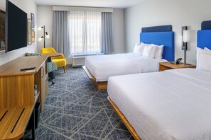 Premium bedding, desk, laptop workspace, blackout drapes - Hampton Inn By Hilton St Louis Airport (St. Louis)