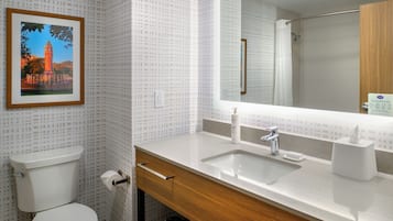 Room, 1 King Bed with Sofa bed, Refrigerator & Microwave | Bathroom | Towels