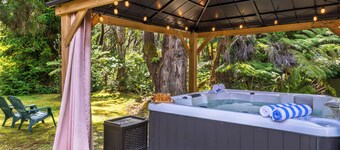 Private Cottage at Boutique Hotel in Volcano Village