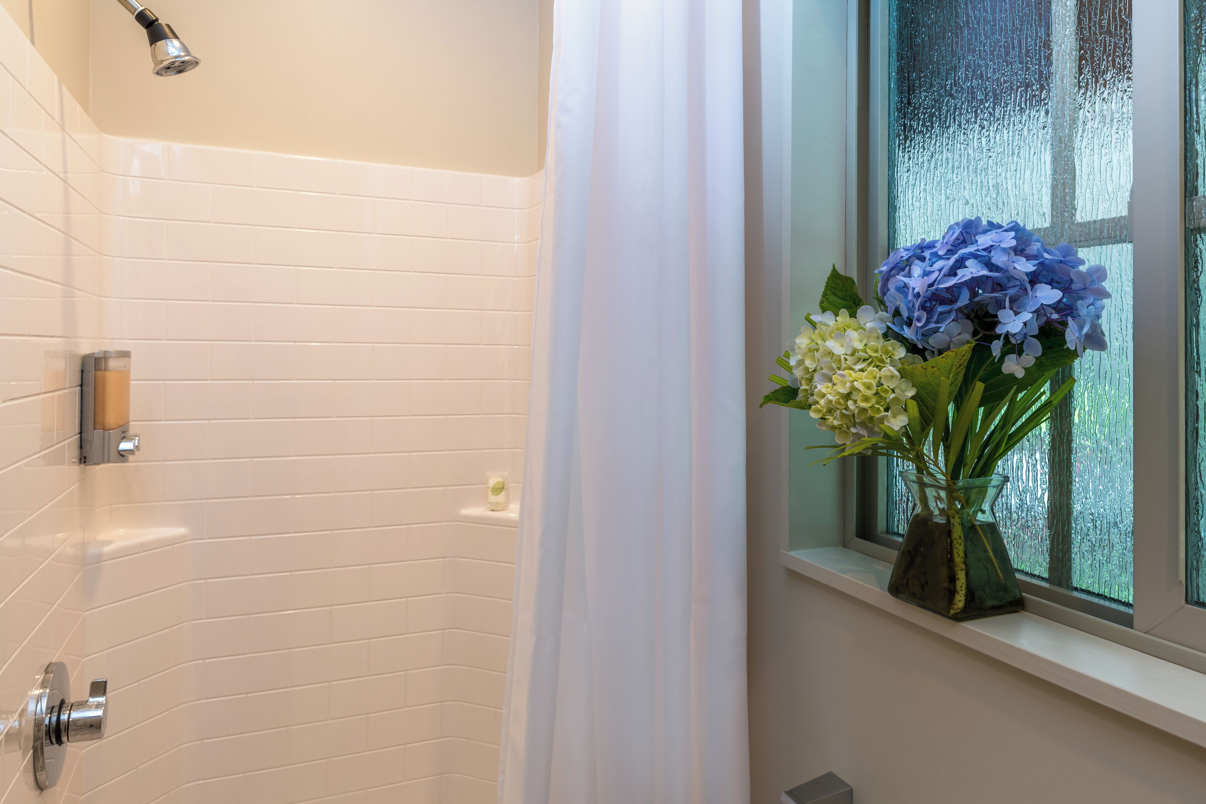 Shower, towels