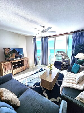 Smart TV, reproductor de DVD y libros 