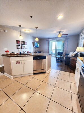 Interior - Bring your Pet! Amazing 3rd floor unit! Outstanding Views and Amenities! (Panama City Beach)