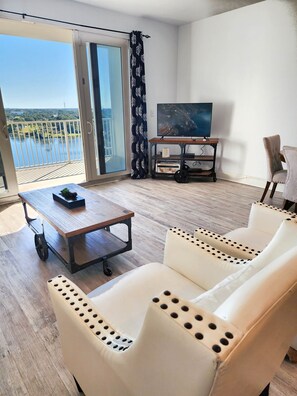 Smart TV, DVD player