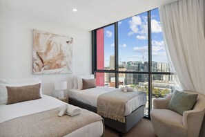 2 bedrooms, desk, iron/ironing board, WiFi