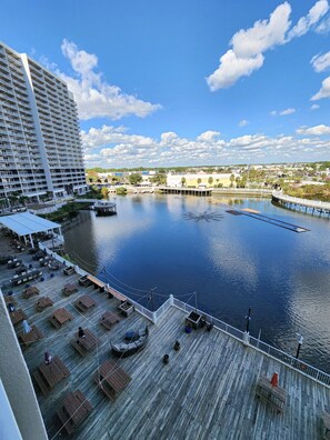 Property grounds - Privacy on the 4th Floor, No Elevators needed, Updated With Fountain Show View! (Panama City Beach)