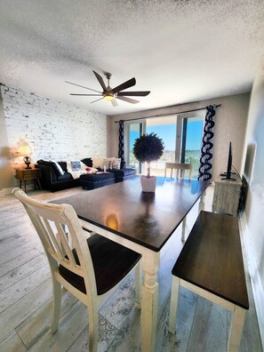 Dining - Large 3 BD With Fountain Show Views on 5th Floor (Panama City Beach)