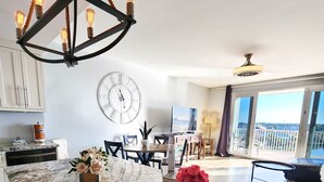 Interior - Exceptional unit 633!Accessible and  Inviting! Perfect Beach set up! (Panama City Beach)